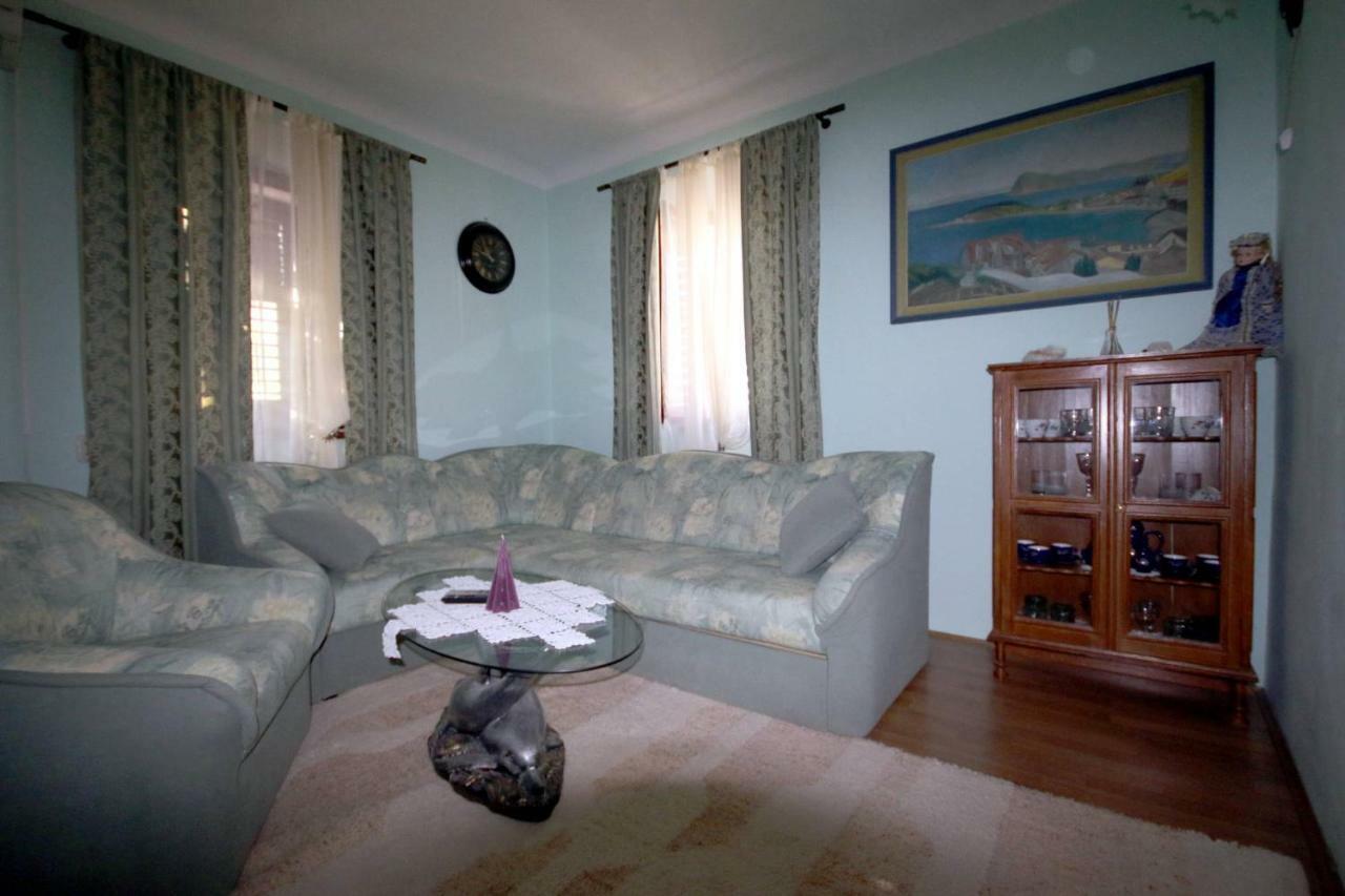 Lorna & Igor Zuvic Apartment *